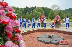 广州举行“英雄花开英雄